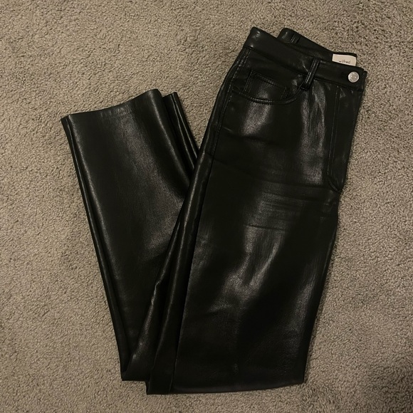 Aritzia Melina Pant - Size 6 - Black - Vegan Leather - LIKE NEW - Picture 3 of 4